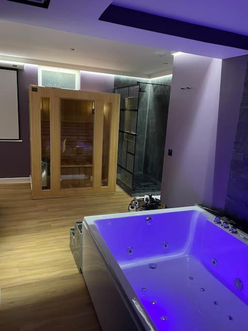 Le Cocon Des Granges - Suite Sauna Jaccuzi Spa Bonnieres-sur-Seine ภายนอก รูปภาพ