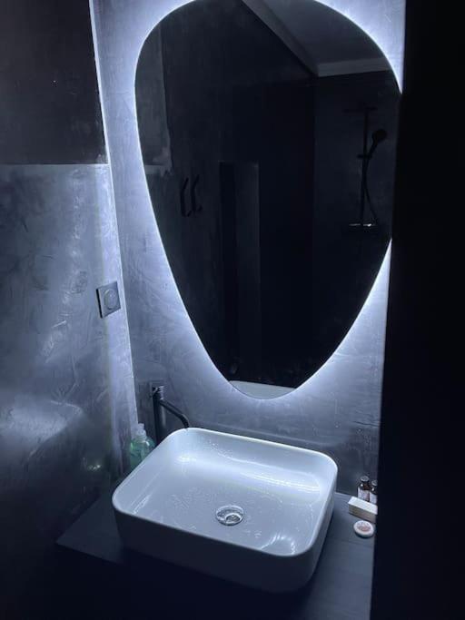 Le Cocon Des Granges - Suite Sauna Jaccuzi Spa Bonnieres-sur-Seine ภายนอก รูปภาพ