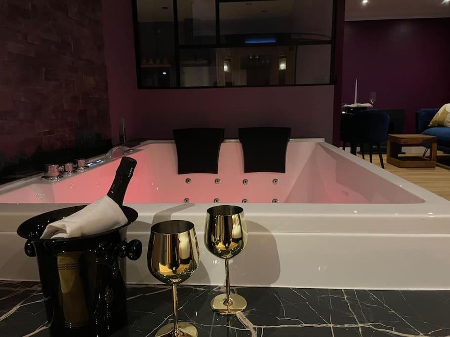 Le Cocon Des Granges - Suite Sauna Jaccuzi Spa Bonnieres-sur-Seine ภายนอก รูปภาพ